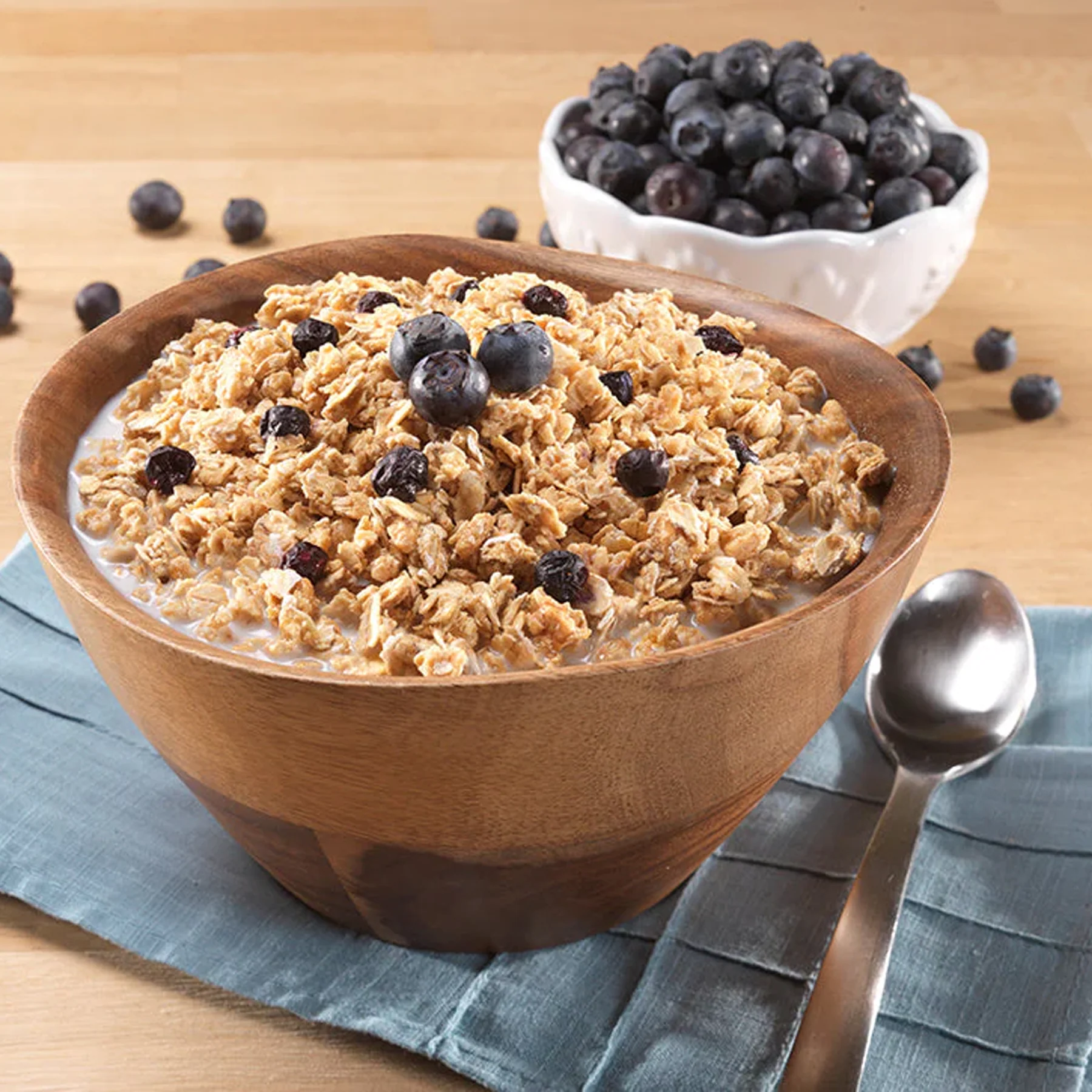Granola with Milk & Blueberries (2 Servings) - Image 4