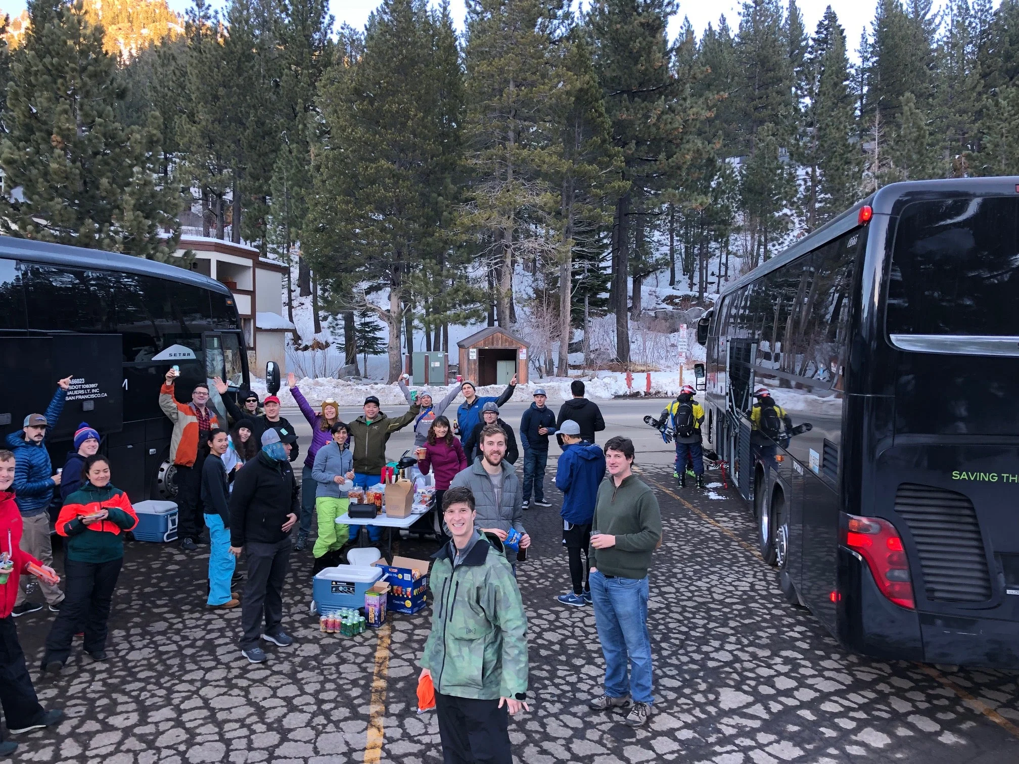 Palisades Tahoe Ski Bus - Image 8