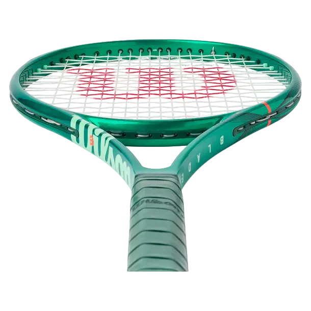 Wilson Blade 104 v10 Racket Demo - Image 2